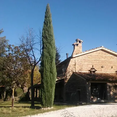 Agriturismo Il Bacucco Farm stay Montecarotto